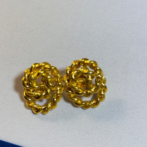 Vintage Retro Monet Gold Filled Knot Cluster Earrings Women's - Picture 4 of 5